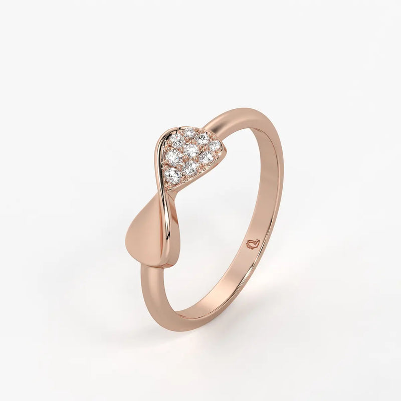 Avelyn Twist Glow Ring