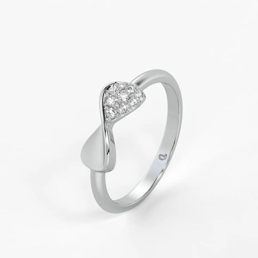Avelyn Twist Glow Ring