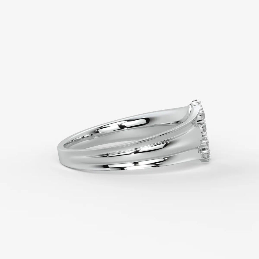 Elvara Bloom Cross Spark Ring