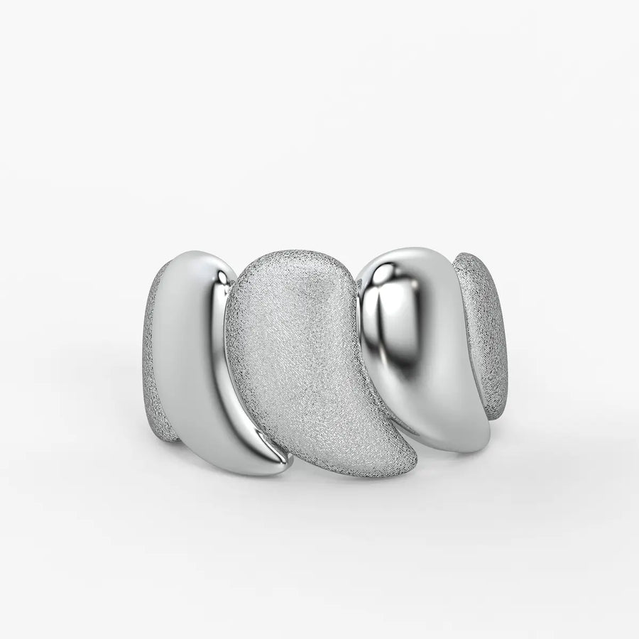 Trivexa Sculpted Leaf Statement Ring