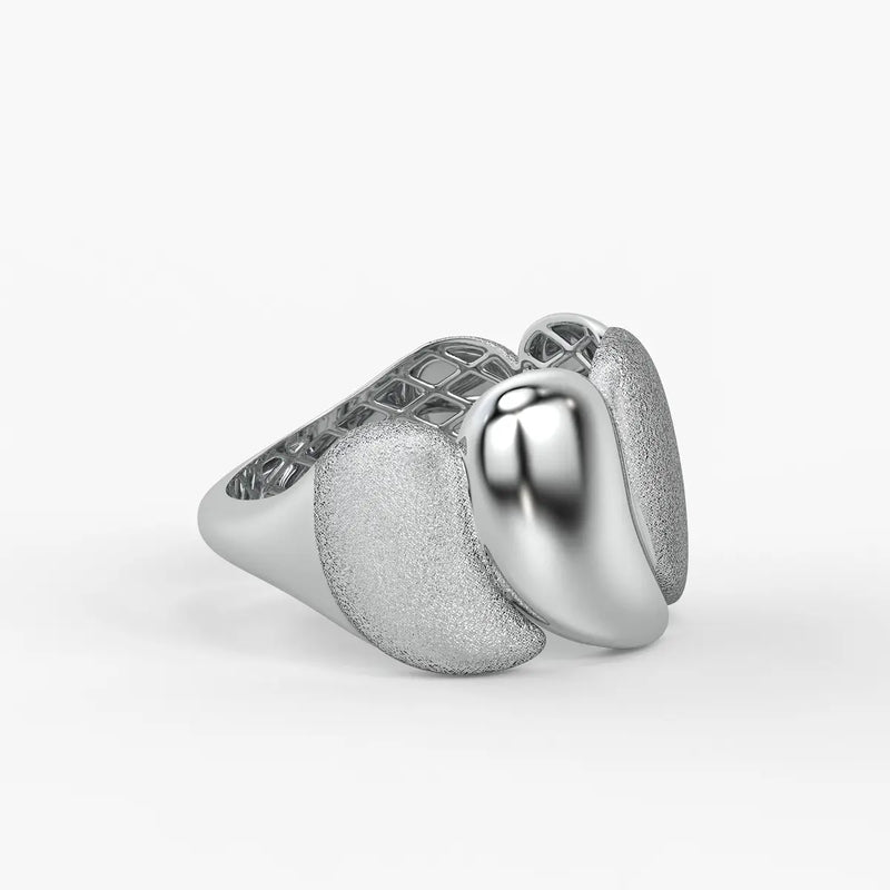 Trivexa Sculpted Leaf Statement Ring