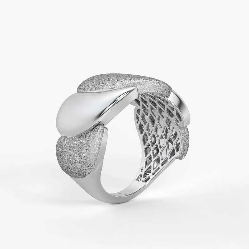 Trivexa Sculpted Leaf Statement Ring