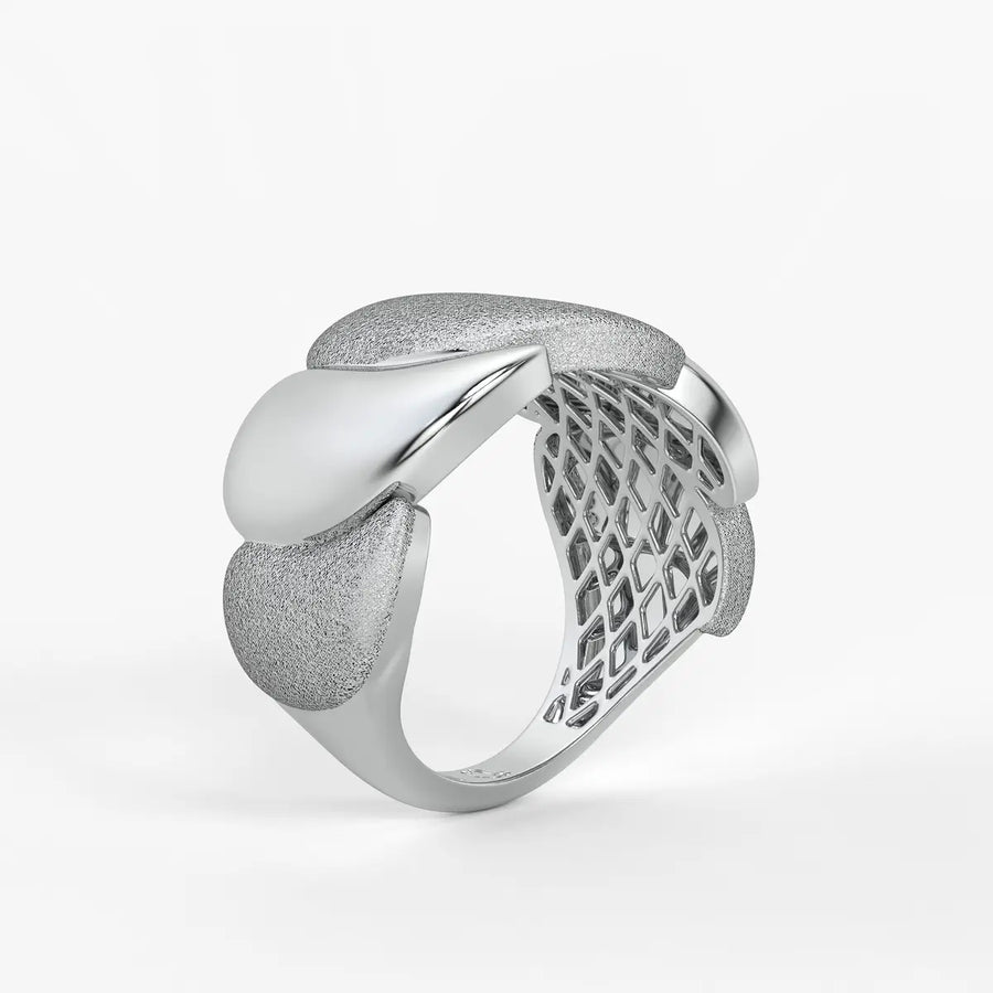 Trivexa Sculpted Leaf Statement Ring