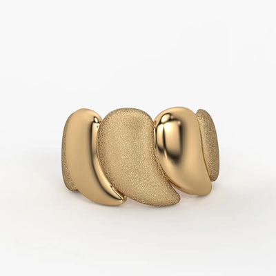 Trivexa Sculpted Leaf Statement Ring