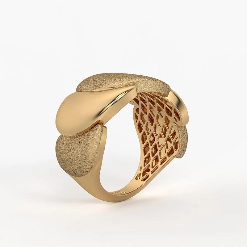 Trivexa Sculpted Leaf Statement Ring